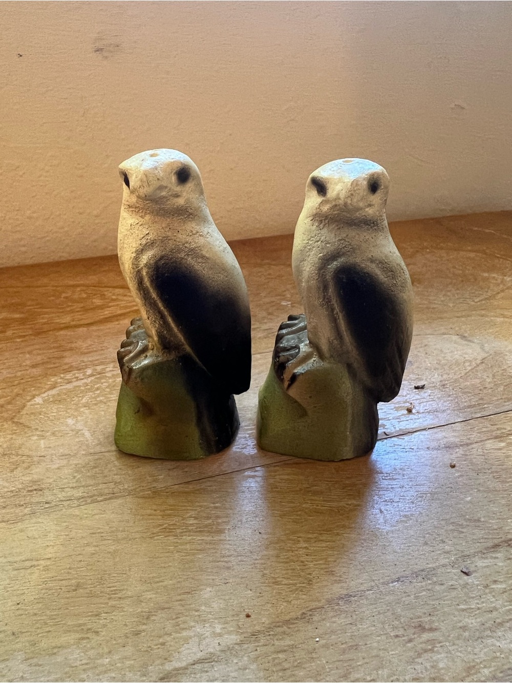 Ceramic Owl Bird salt and pepper shaker